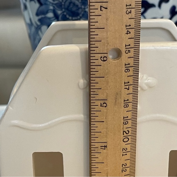 NWT Ceramic White House & 2 bells - Picture 6 of 14